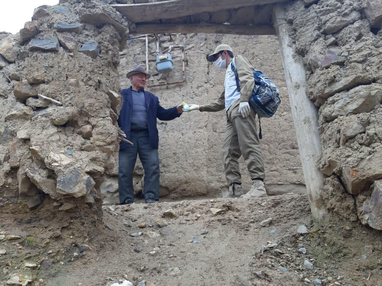 توزیع محلول ضد عفونی دست و سطوح در مناطق عشایری شهرستان اهر