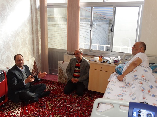 دیدار دکتر آل هاشم و پرسنل اداره کل امور عشایر با جانباز گرانقدر حاج حسین همتی