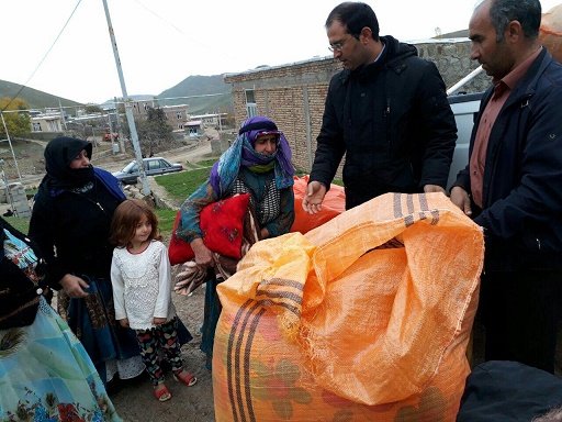 ارسال کمک های مردمی عشایر شهرستان کلیبر به مناطق زلزله زده کرمانشاه